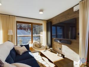 Appart neuf skis aux pieds avec cheminee et balcons - Courchevel - FR-1-664-17