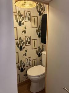 A bathroom at Le Nid Castries - Charmant logement complet et équipé Centre Castries proche Montpellier