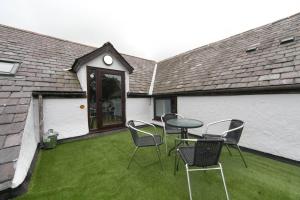 Budova, kde se apartmán nachází + 59 fotografií