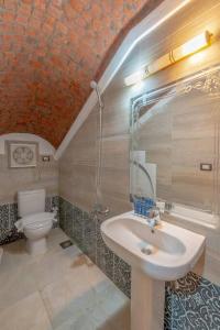 Ένα μπάνιο στο Spacious villa with private pool +5 φωτογραφίες
