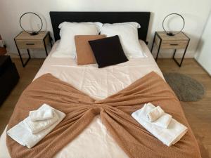 Photo de la galerie de l'établissement Honfleur: calme & piscine privée, à La Rivière-Saint-Sauveur 18 autres photos