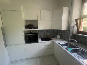 A kitchen or kitchenette at Casa del sole