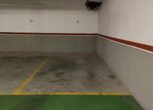 an empty garage with a room with at MAGNIFICO APARTAMENTO · PLAYA CANET DE BERENGUER in Canet de Berenguer