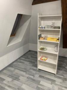 Kuchnia lub aneks kuchenny w obiekcie Chambre rustique avec double lit et sa salle de bain privée