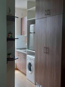 Kuchyň nebo kuchyňský kout v ubytování Cómodo monoambiente en Cala Cala