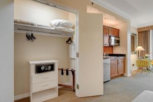 Camera con cucina e letto a castello incassato. di Sin City Suite @ MGM Signature a Las Vegas