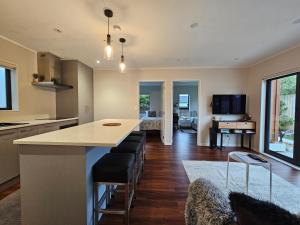 A kitchen or kitchenette at Humble Abode