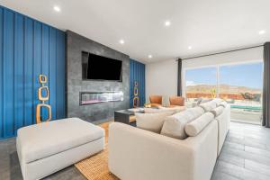 Bazén v ubytování Desert Dreamscape nebo v jeho okolí