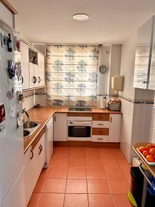 A cozinha ou cozinha compacta de Casa Caracol