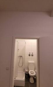 ห้องน้ำของ Schöne Apartment im Zentrum Gelsenkirchen