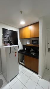 A cozinha ou cozinha compacta de Lindo Ap no melhor de Copacabana