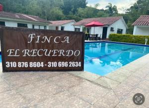 Bazén v ubytování FINCA EL RECUERDO nebo v jeho okolí
