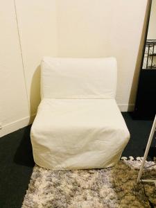 a mattress sitting on the floor in a room at Chambre 1, calme, 1 station de PARIS, bureau in Maisons-Alfort