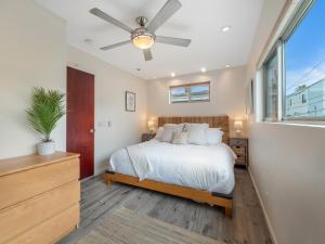 Gulta vai gultas numurā naktsmītnē Ocean View Beach Haven! Steps2Beach & Pet Friendly