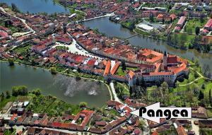 Nespecifikovaný výhled na destinaci Telč nebo výhled na město při pohledu z hotelu