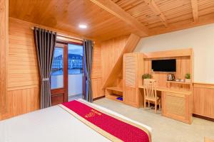 TV a/nebo společenská místnost v ubytování Ngọc Sang 1 Hotel