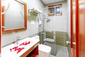 Kopalnica v nastanitvi Ngọc Sang 1 Hotel