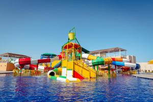 Pickalbatros Villaggio Aqua Park - Portofino Marsa Alam内部或周边的泳池