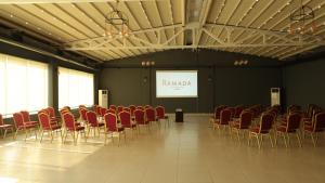 Konferenční prostory v ubytování Ramada By Wyndham Soma + 37 fotografií