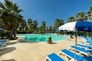 Bazén v ubytování Prince Franklyn Hotel nebo v jeho okolí