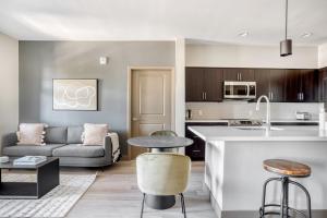 Gallery image of Burlingame 1br w wd gym roof nr Caltrain SFO-1155 in Burlingame