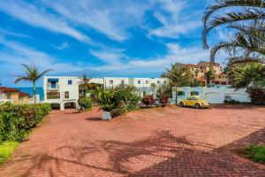 Vườn quanh 3 Skiathos- Stylish apartment with Breaker Views(no loadshedding)