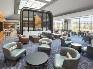 Posezení v ubytování Omni Las Colinas Hotel