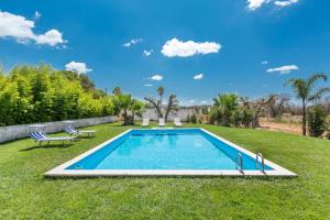 Πισίνα στο ή κοντά στο Masseria Sierri by Perle di Puglia