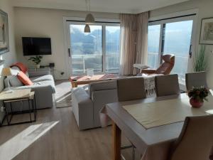 TV a/nebo společenská místnost v ubytování Oostduinkerke Apartments 2
