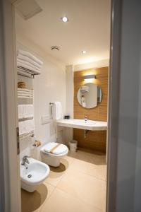 Koupelna v ubytování Prince Franklyn Hotel