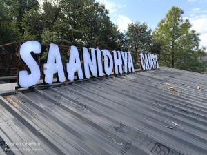 Certifikát, hodnocení, plakát nebo jiný dokument vystavený v ubytování Saanidhya Camps