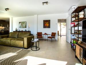Część wypoczynkowa w obiekcie Villa Villa Cara Mull Alcalalí by Interhome