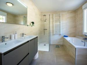 Łazienka w obiekcie Villa Villa Cara Mull Alcalalí by Interhome