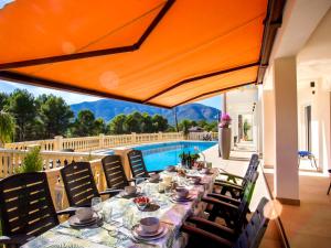 Basen w obiekcie Villa Villa Cara Mull Alcalalí by Interhome lub w pobliżu
