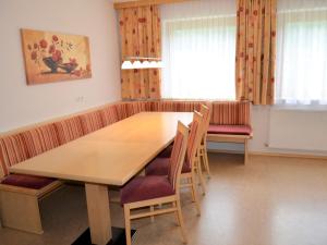 Posedenie v ubytovaní Apartment Georg by Interhome
