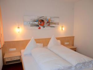 Posteľ alebo postele v izbe v ubytovaní Apartment Georg by Interhome