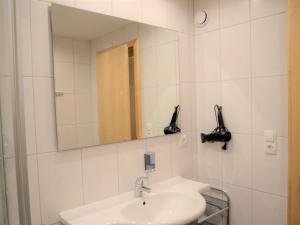 Kúpeľňa v ubytovaní Apartment Georg by Interhome
