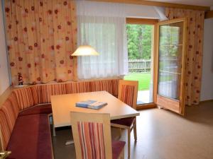 Posedenie v ubytovaní Apartment Georg by Interhome