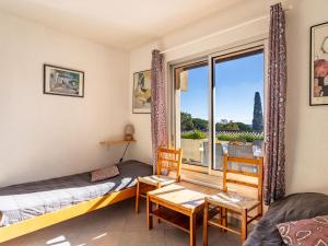 Posezení v ubytování Apartment Les Pescadieres-3 by Interhome