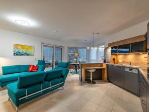 Η κουζίνα ή μικρή κουζίνα στο Apartment Adlerblick alpe maritima Ski & See - 22 by Interhome