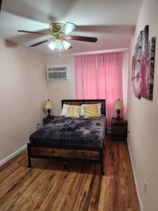 Ένα ή περισσότερα κρεβάτια σε δωμάτιο στο Hotel Blu NY LLC
