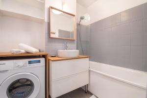 Kúpeľňa v ubytovaní Cosy T2 de 50 m² Centre-Ville avec Garage & Balcon
