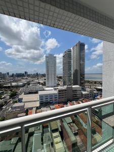 desde el balcón de un edificio con vistas a la ciudad en apê 1108, mandarim belém, 11º andar-wifi-garagem en Belém