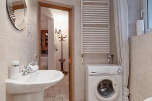Kúpeľňa v ubytovaní Apartament Karpielówka View Od-nowa