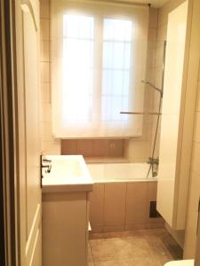 Appartement 2 pieces a PARIS Ecole Militaire Champ de Mars Tour Eiffel