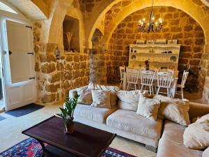 Posezení v ubytování Unique Farmhouse in the Heart of Gozo - Nadur