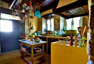 A restaurant or other place to eat at Dotira