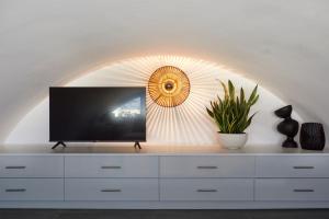 TV a/nebo společenská místnost v ubytování EPICENTER LUXURY RESIDENCE