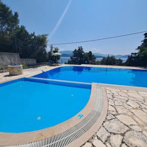 Bazén v ubytování Kerasia Villas - 4 apartments & cottage nebo v jeho okolí + 48 fotografií