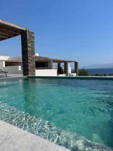 Bazén v ubytování Vastblue of Paros nebo v jeho okolí